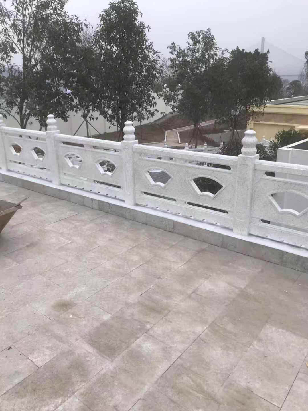 重庆仿木栏杆厂家